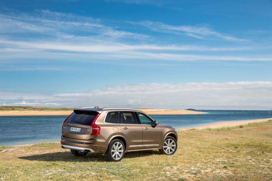  Volvo XC90 D5 Inscription 2015 года  (фото 5 из 30)